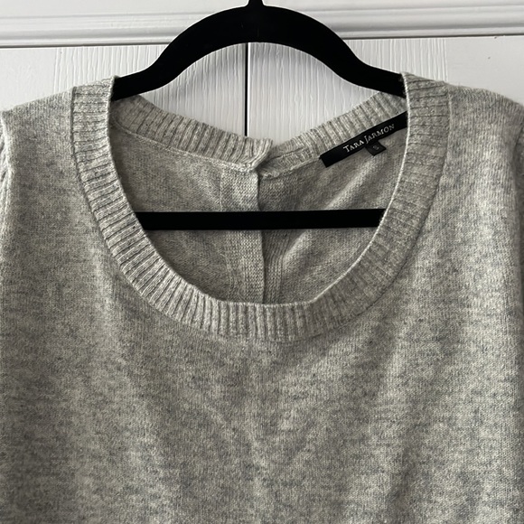 VGUC Tara Jarmon 100% cashmere sweater - Picture 2 of 8